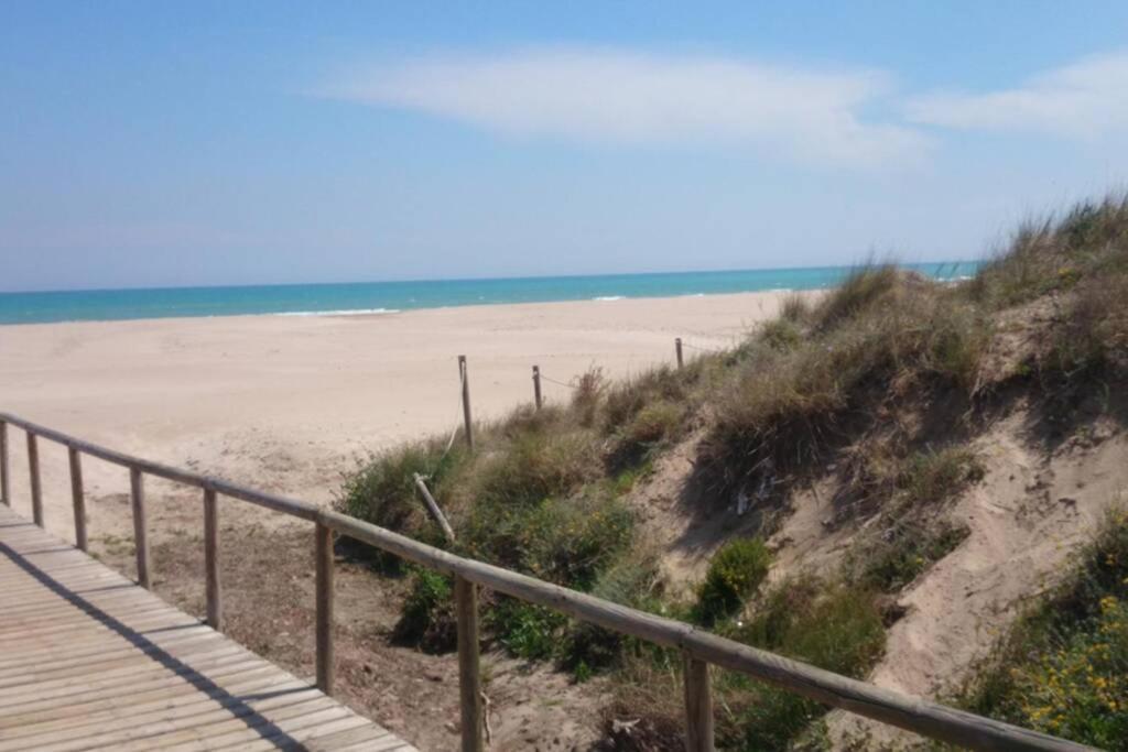 Uim Mediterraneo Poeta 2 Wifi Puerto de Sagunto Luaran gambar